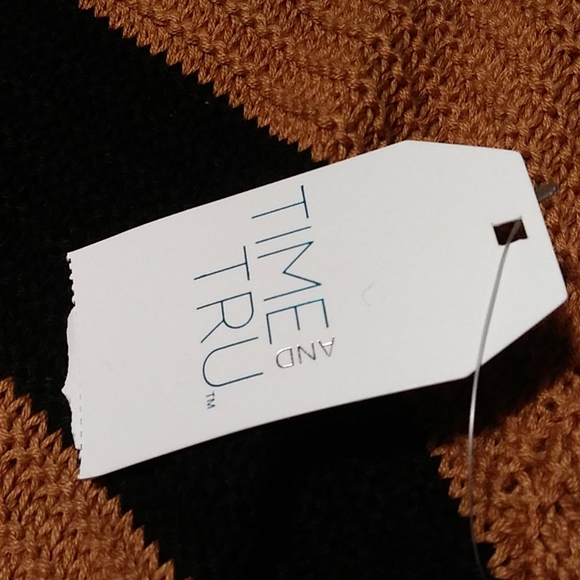 Woman's sweater - Picture 3 of 4